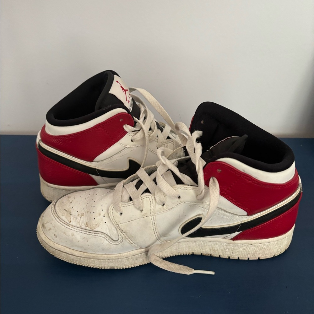 Boys air jordan 1 mid